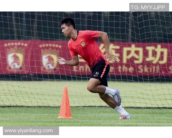 恒大足球明星阵容揭秘：他们如何改变中国足球的未来与发展