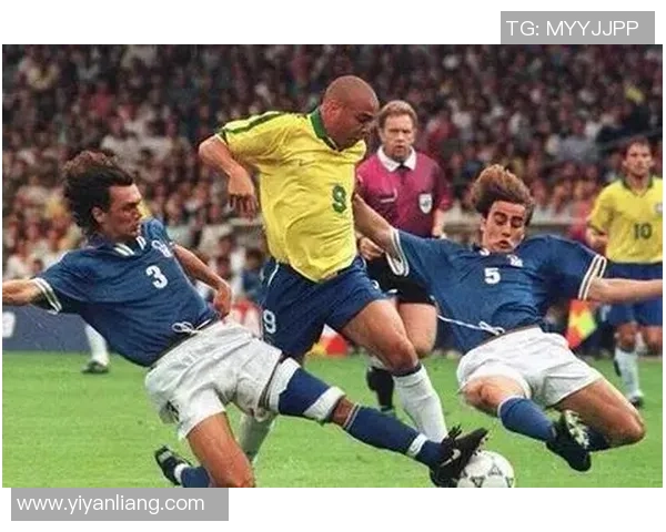 视频救了他足球明星的传奇故事与背后的感人瞬间 视频救了他足球明星的传奇故事与背后的感人瞬间